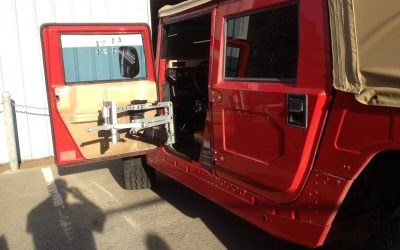 Car lift on Hummer
